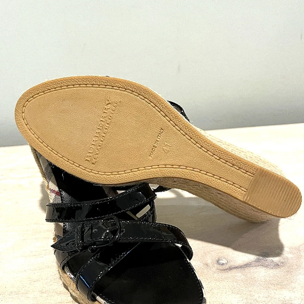 Burberry Black Patent Leather & Nova Check Espadrille Wedge Sandals Sz 4… NWOB - Picture 12 of 15